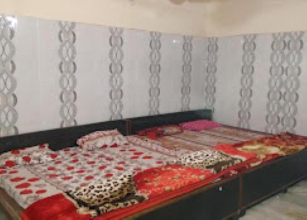 Maatu Shri Comfort Stay-Guest House Mathura Exterior photo